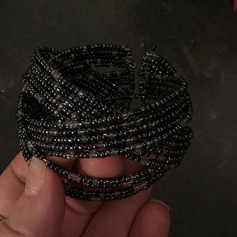 Adjustable beaded bracelet